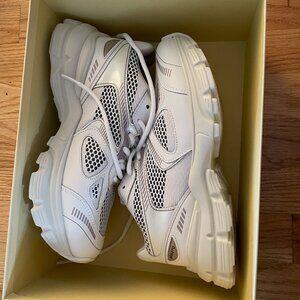 Never worn Axel Arigato Marathon Runner Cremino, Size 38